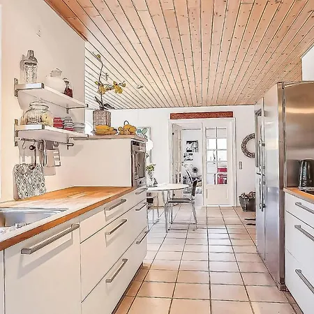 4 Bedroom Pet Friendly In