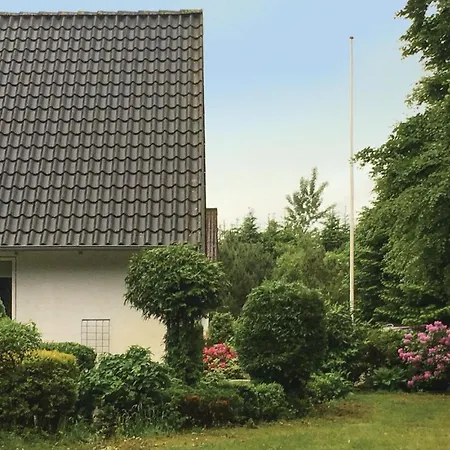 4 Bedroom Pet Friendly In *